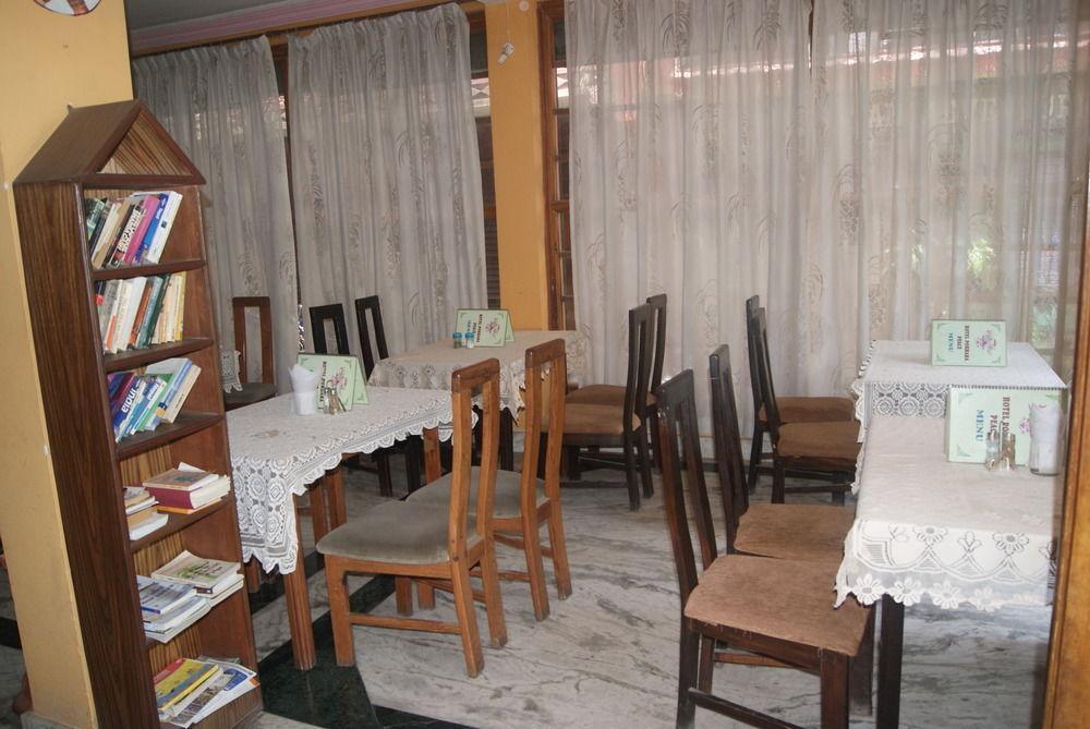 Hotel Pokhara Peace Katmandú Exterior foto