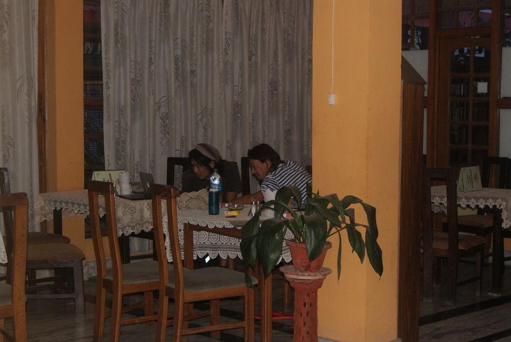 Hotel Pokhara Peace Katmandú Exterior foto