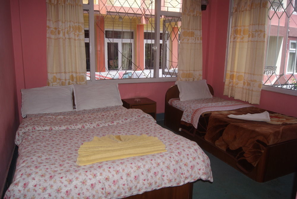 Hotel Pokhara Peace Katmandú Exterior foto